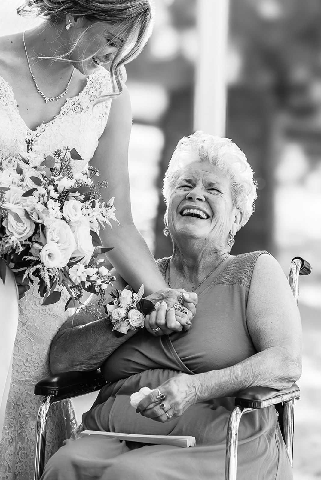 Wedding photographer captures fun moment at ceremony